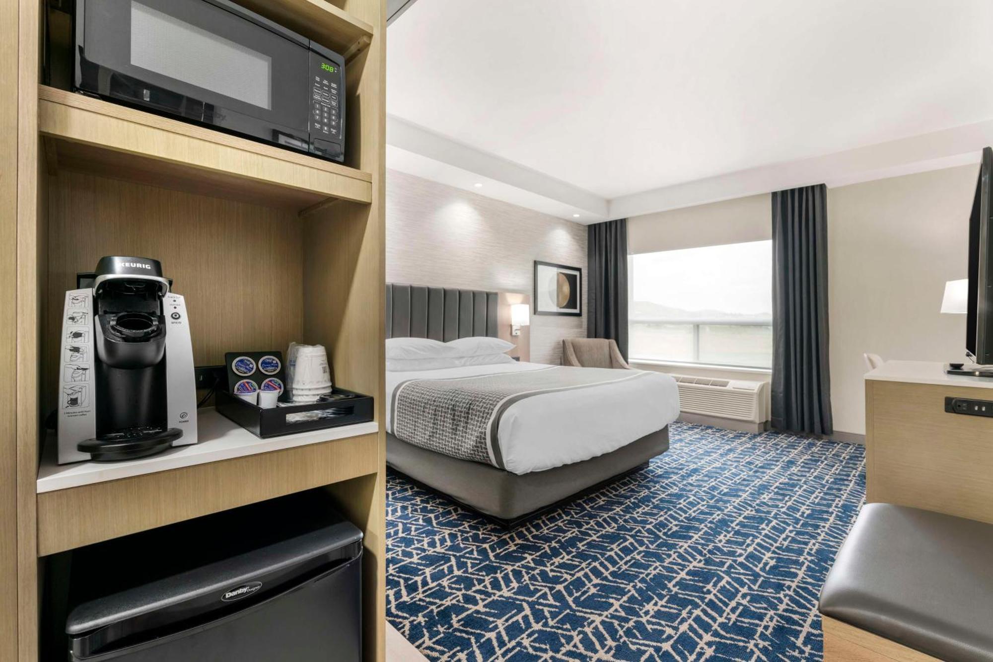 Best Western Premier Route 97 Vernon Extérieur photo