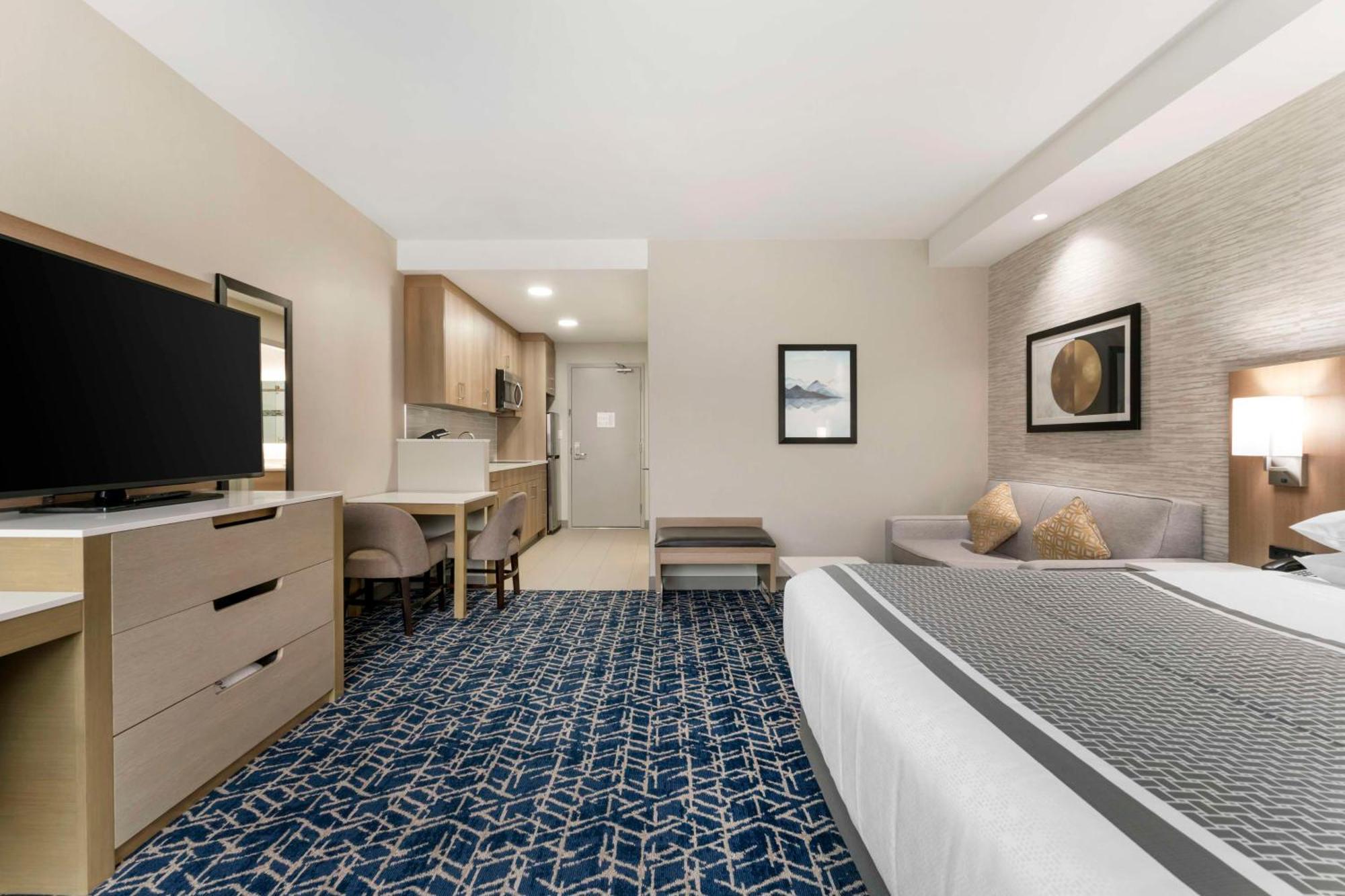 Best Western Premier Route 97 Vernon Extérieur photo